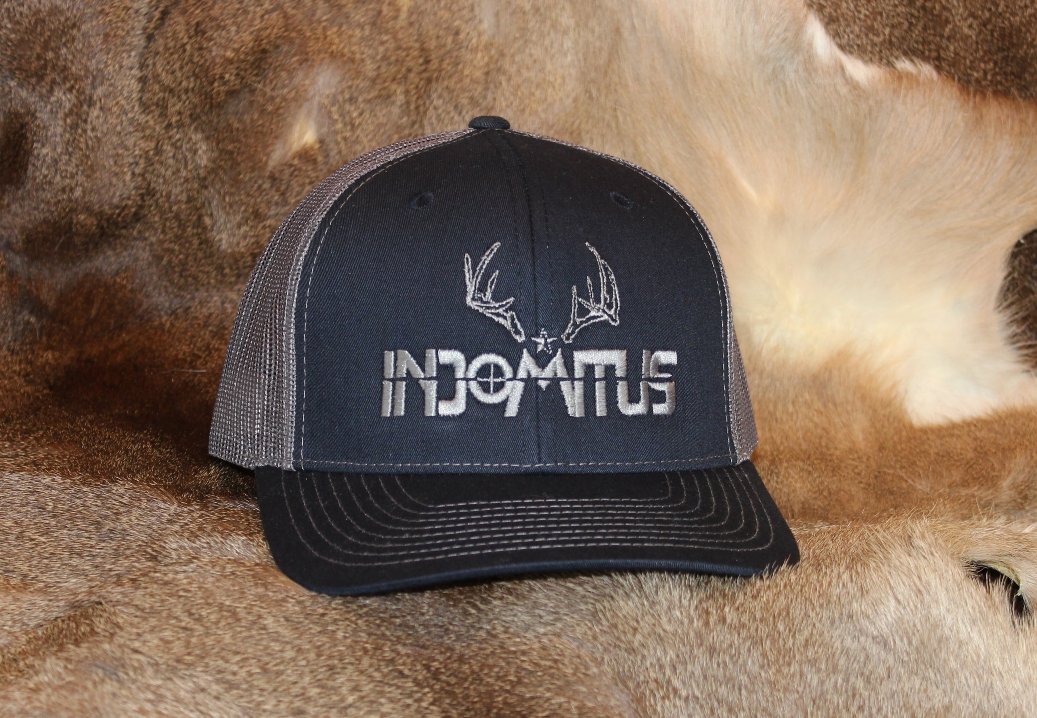 Navy / Gray Indomitus Trucker Hat